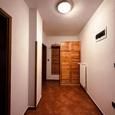 Apartment Kolb Ostruzna